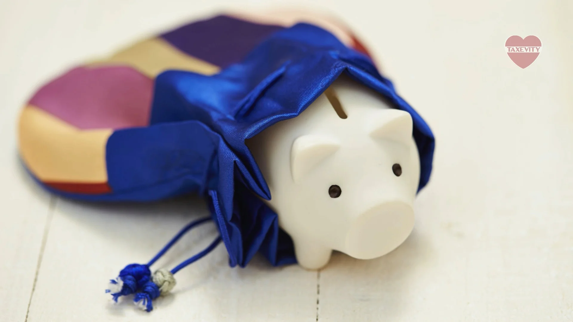 A piggy bank representing a Capital Dividend Account (CDA) escaping from a bag.